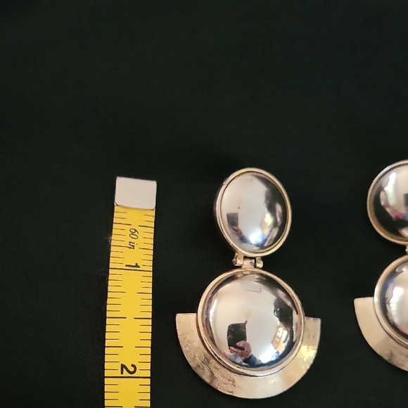 Vintage RETRO-Gold Tone Double Disc Drop Earrings -Clip Ons - Picture 6 of 8